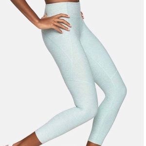 Outdoor Voices crop legging in mint sz XS